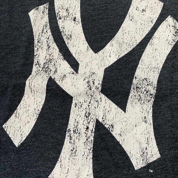 New York Yankees tee size small 5th & Ocean - Picture 2 of 3